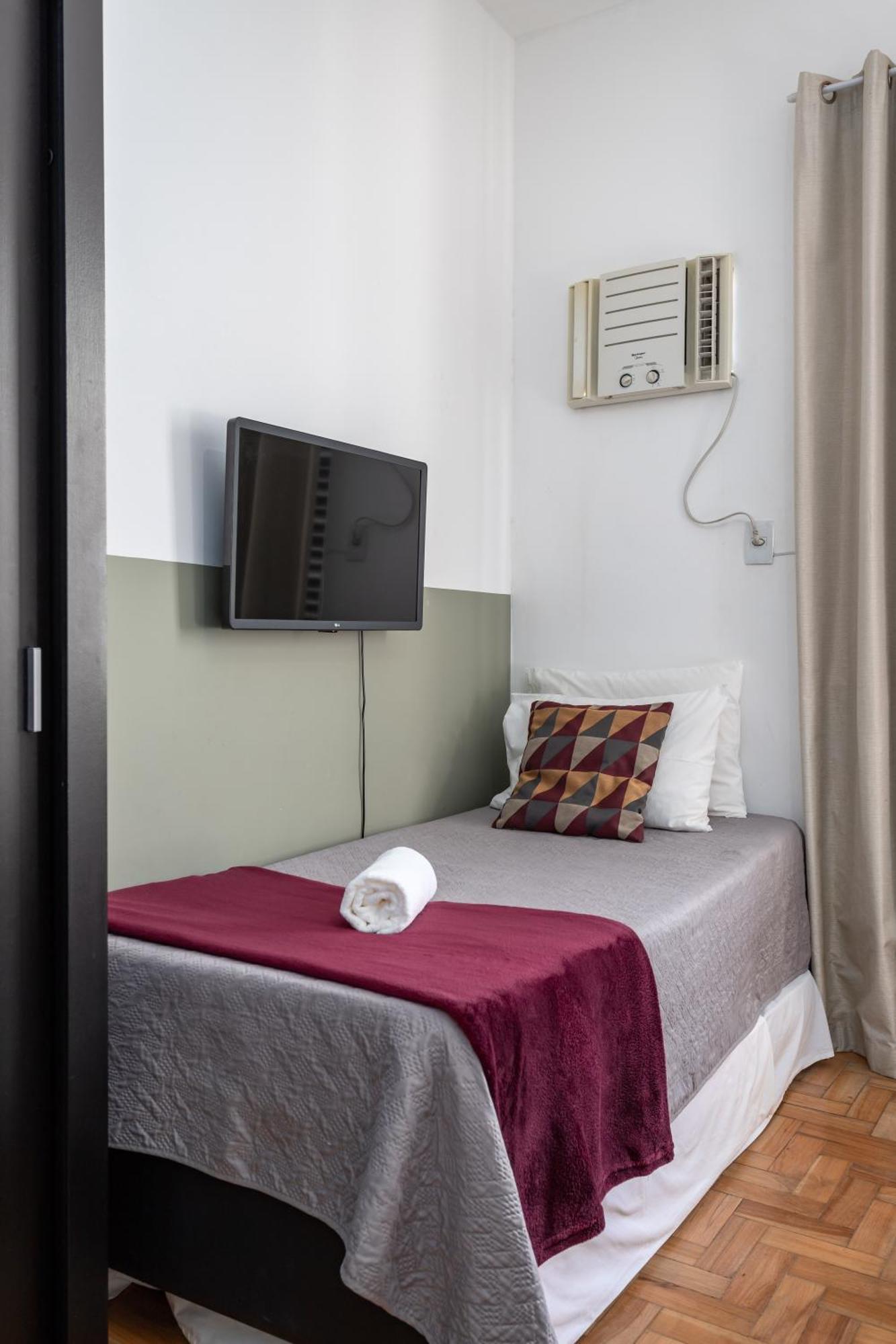Apartamento 2 Quartos A 400m Da De Ipanema E 200m Do Metro - Portaria 24h, Wi-fi, Ar Condicionado E Cozinha Completa - Comporta 5 *